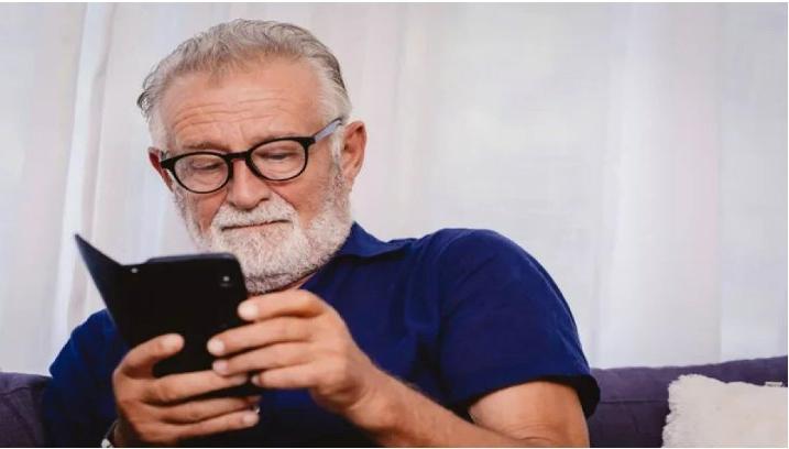 近60%的老年人已经在日常生活中使用互联网